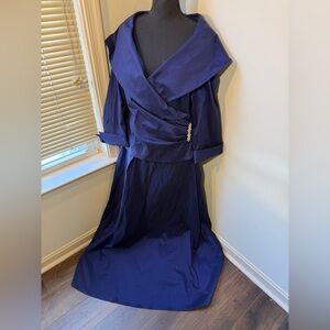 David's Bridal Dress Womens 14W Navy Blue Formal Gown Rhinestone Brooch 60in